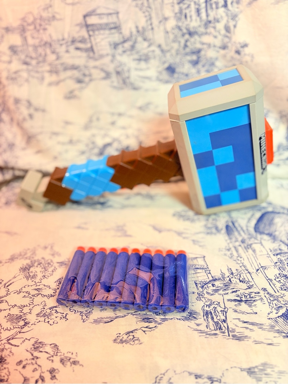 NERF Minecraft Stormlander Dart-Blasting Hammer Nerf Gun w/ 10 Darts - Pre-owned